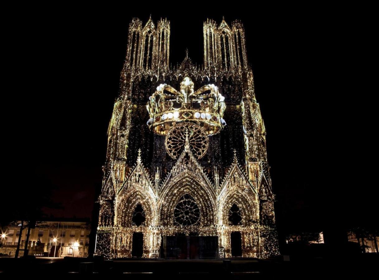 Les Rotins - Logements Climatises - Cathedrale A 2 Pas رانس المظهر الخارجي الصورة